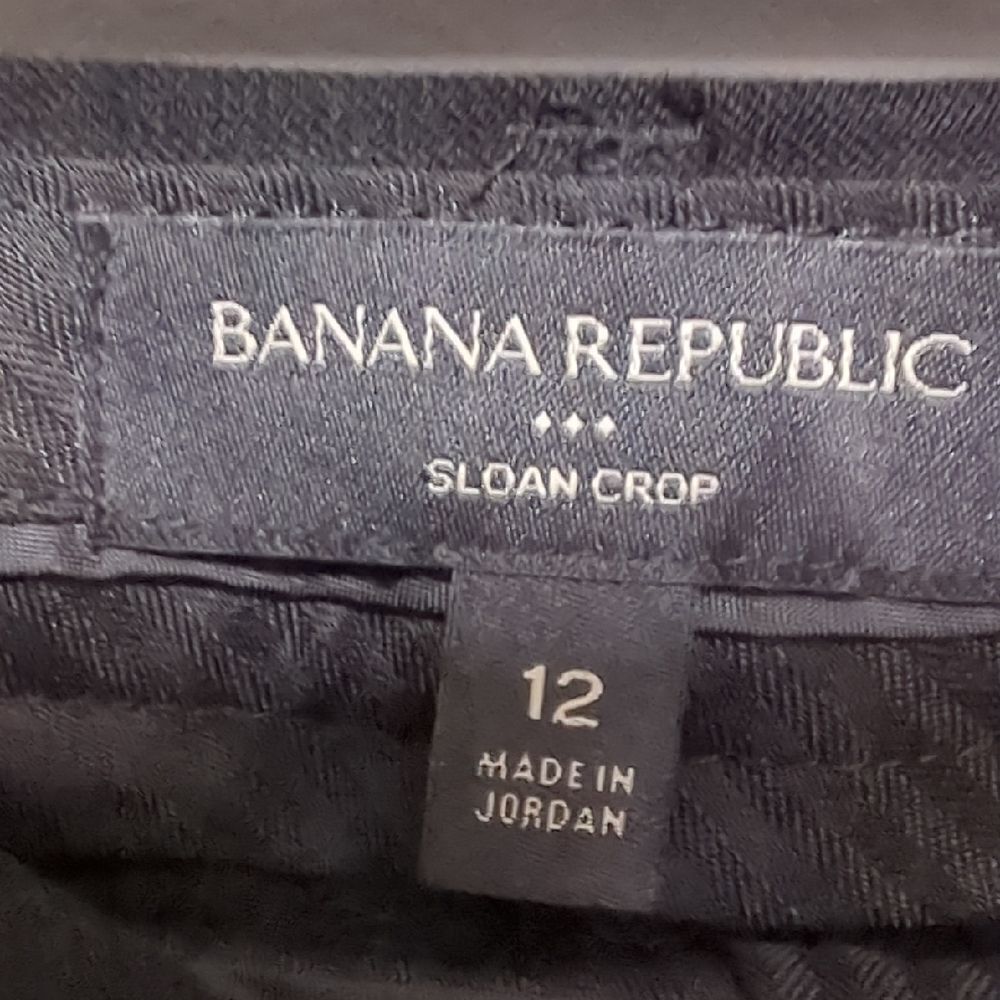 Banana Republic Black Dress Pants with Slim Fit and Cropped Length - Picture 7 of 9